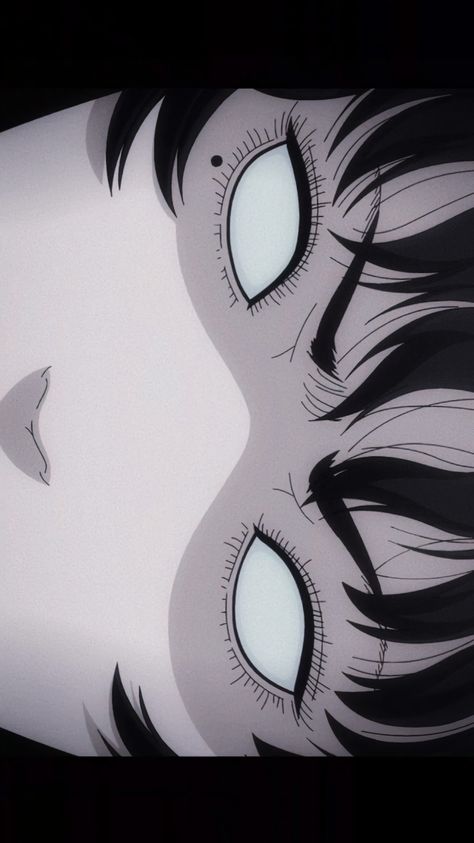 Tomie Kawakami Wallpaper, Tommie Manga, Tomie Junji Ito Eyes, Dark Aesthetic Wallpaper Ipad, Tomie Eyes, Junji Ito Wallpaper, Ergo Proxy, Japanese Horror, Poster Anime