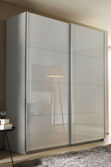 Mirrored Closet Door Makeover Sliding, Bedroom Built In Closet, Sliding Cupboard Design, Mirror Closet Doors Makeover, Sliding Mirror Closet Doors Makeover, Door Wardrobe Design, Sliding Mirror Wardrobe, Sliding Wardrobe Designs, Sliding Mirror Closet Doors