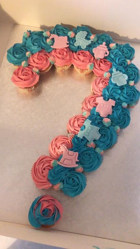 Gender Reveal Pull Apart Cupcakes, Diy Gender Reveal Cupcakes, Gender Reveal Cupcakes Ideas, Gender Reveal Cupcake Ideas, Baby Reveal Cupcakes, Gender Reveal Dessert, Baby Cupcakes, Twin Gender Reveal, Gender Reveal Cupcakes