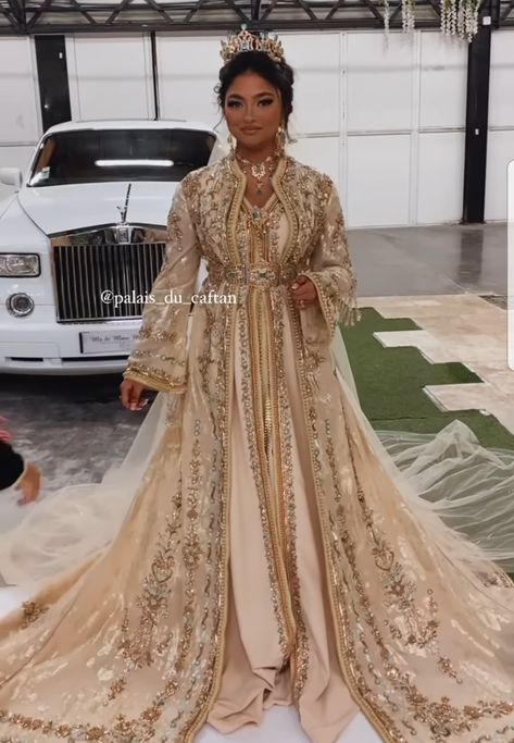 Moroccan Wedding Dress, Kaftan Wedding Dress, Kaftan Wedding, Arabic Wedding Dresses, Moroccan Kaftan Dress, Moroccan Bride, Estilo Hijab, Nikkah Dress, Cape Wedding Dress