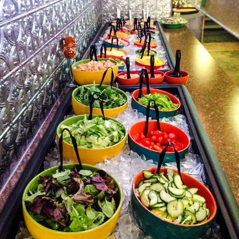 Salad Bars For Parties, Salad Station Ideas, Salad Bar Ideas Party, Salad Bar Ideas Buffet, Salad Bar Ideas, Soup Station, Fruit Buffet, Sandwich Bar, Party Spread