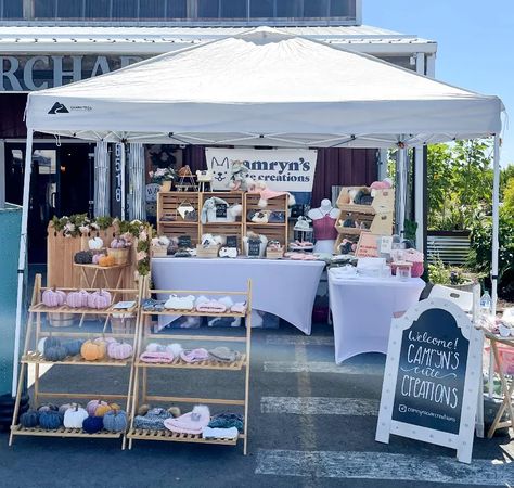 display items you need for your first market Festival Booth Display, Art Fair Display, Craft Fair Table, Market Stall Display, Farmers Market Booth, Farmers Market Display, Vendor Booth Display, Craft Fair Booth Display, Cookie Display