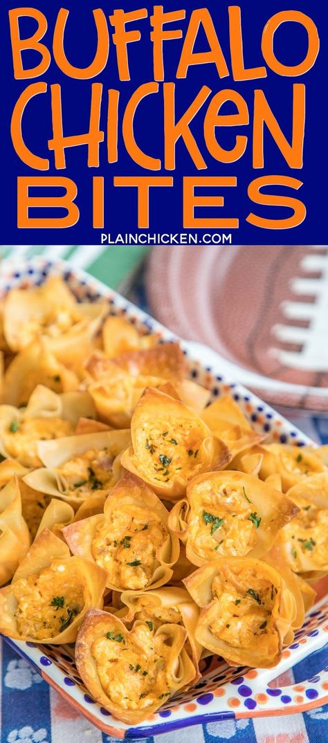 Buffalo Chicken Bites - creamy buffalo chicken dip baked in wonton wrappers. PERFECT for parties and tailgating!! I love these bite-sized appetizers!! Can adjust hot sauce to make the dip fit your tastes. Everyone RAVES about this yummy appetizer recipe! Always gone in a flash! Creamy Buffalo Chicken Dip, Creamy Buffalo Chicken, Healthy Buffalo Chicken Dip, Wonton Wrapper Recipes, Football Friday, Buffalo Chicken Bites, Chicken Wontons, Wonton Cups, Chicken Dip Recipe