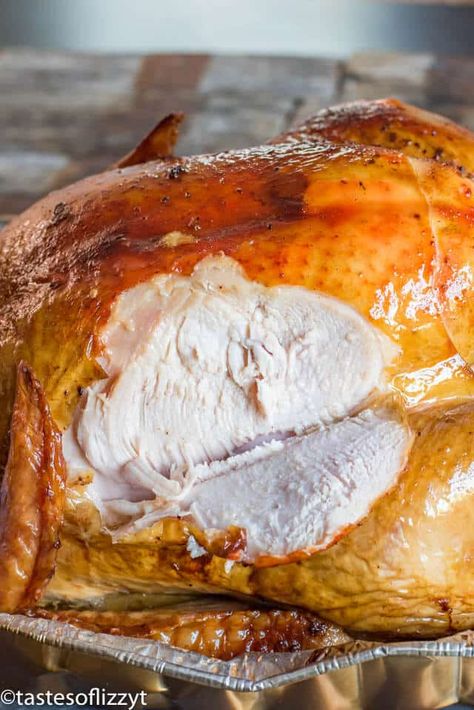 Best Smoked Turkey Recipe Best Smoked Turkey Recipe, Best Smoked Turkey, Smoker Cooking Recipes, Smoked Turkey Recipes, Roast Turkey Recipes, Healthy Thanksgiving Recipes, Oven Roasted Turkey, Maple Butter, Healthy Thanksgiving