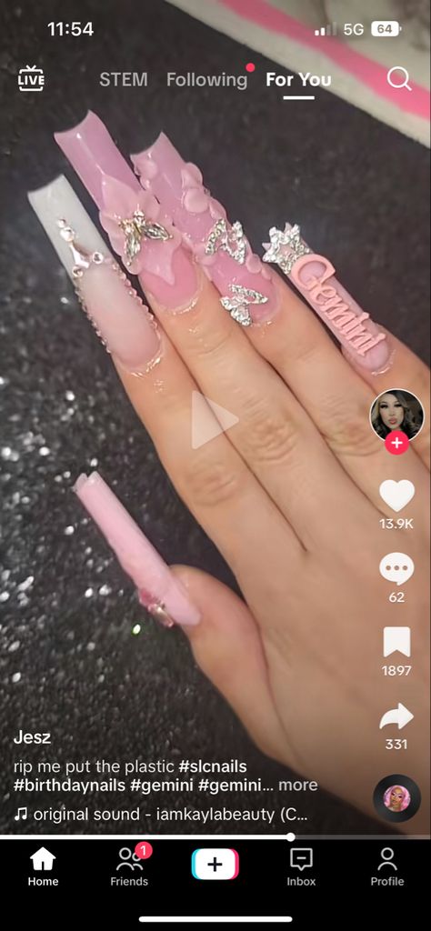 Air Sign Nails, Aires Nails, Aires Birthday Nails, Zodiac Charm Nails, Birthday Nails Gemini, Pink Taurus Birthday Nails, Zodiac Sign Nails Acrylic Long, Zodiac Nails Designs Gemini, Gemini Nails Designs