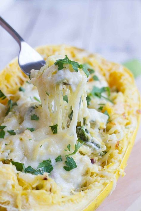 Spinach Artichoke Spaghetti Squash, Artichoke Spaghetti Squash, Artichoke Spaghetti, Canned Artichoke, Mexican Crema, Garlic Spinach, No Meat, Food Vegetarian, Low Carb Vegetarian Recipes