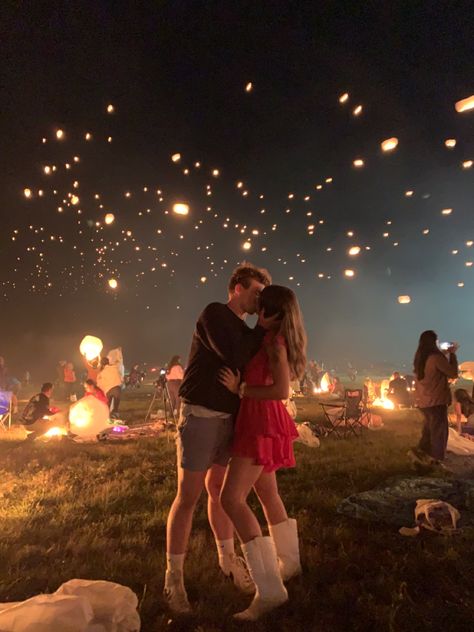 Lantern Festival Tangled Lanterns In Real Life, Tangled Hanging Lanterns, Fairytale Couple Aesthetic, Floating Lantern Proposal, Floating Lanterns Proposal, Couple Lantern Photos, Lantern Engagement Photos, Tangled Proposal Ideas, Floating Lights Tangled