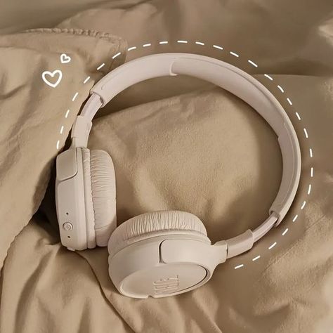 Jbl Headphones, Cute Headphones, White Headphones, Pretty Phone Cases, Headphone With Mic, Noise Cancelling Headphones, Music Aesthetic, Foto Ideas Instagram, Active Noise Cancellation