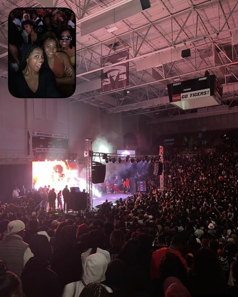 Here is a photo of my friends and I at the Spelhouse Homecoming Concert! Spelhouse Homecoming, Musical Performance, Spelman College, Habits Of Mind, Junior Year, Mecca, Season 3, Homecoming, A Photo