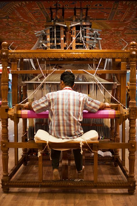 A talented artist probably wove my saree on a loom much like this. Handloom Weaver, Weaving Machine, Tenun Ikat, Handloom Weaving, Indian Textiles, Weaving Projects, Dyeing Techniques, Ikat Fabric, Loom Weaving