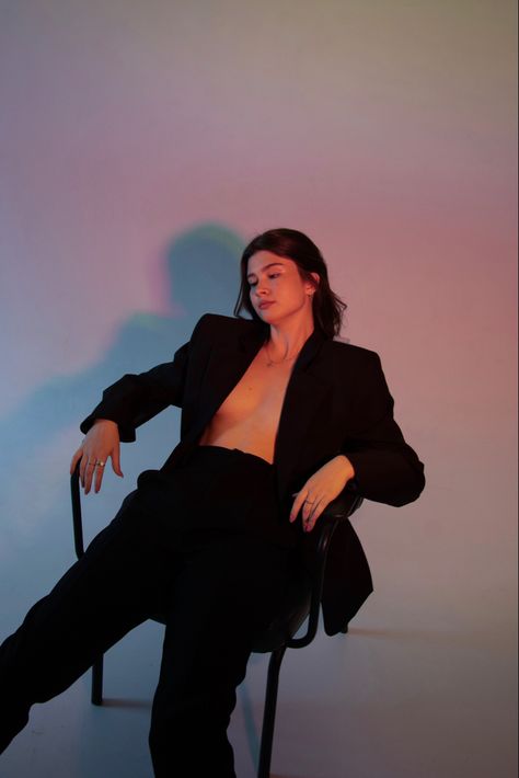 Masc Fem Photoshoot, Blazer Outfit Photoshoot Ideas, Open Blazer Photoshoot, Masculine Woman Photoshoot, Blazer Outfits Photoshoot, Womens Suit Photoshoot, Women In Blazers Photoshoot, Masculine Photoshoot Women, Masc Photoshoot