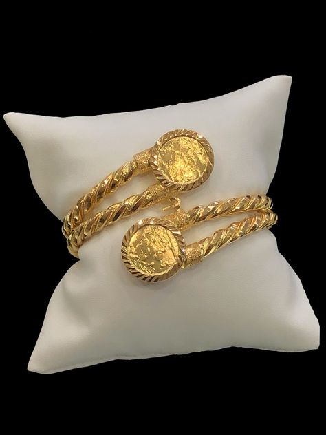 Gold Coin Bangles, Gold Arabic Jewelry, Arab Gold Jewelry, Arabic Gold Jewelry, Bangles Design Gold, Arab Gold, Arab Jewelry, Dubai Gold Bangles, Gold Coin Jewelry