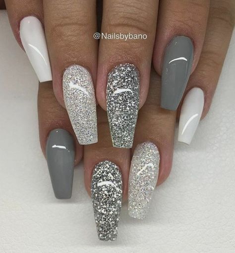 White Sparkly Nails, Sparkly Acrylic Nails, Updos Prom, Grey Nails, Bridesmaids Nails, White And Silver Nails, White Glitter Nails, Homecoming Nails Acrylic, Hair Prom