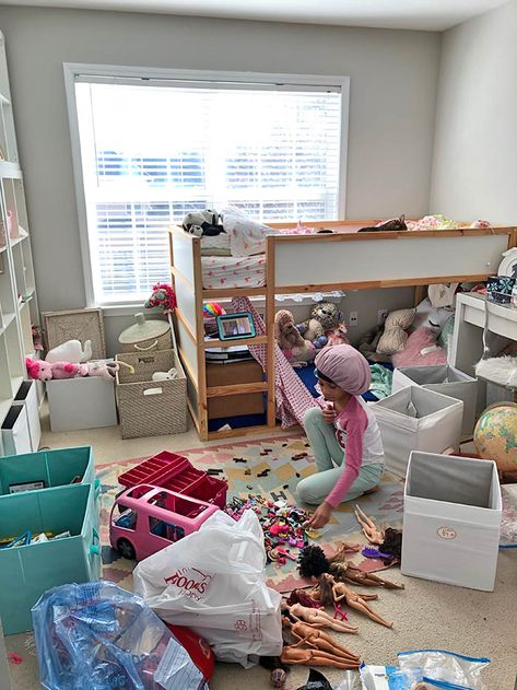 KonMari Inspired Kids Room Decluttering - $100 Room Challenge - The Home I Create Shared Room Toy Storage, Shared Kids Room Organization, Decluttering Kids Room, Organized Toys, Declutter Kids Room, Girl Toy Storage, Girls Room Organization, Small Kids Bedroom, Kid Bedrooms