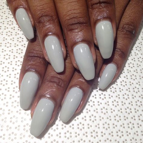 Solid Nail Color Ideas Dark Skin, Neutral Nail Polish Dark Skin, Nude Nails Dark Skin Tone, Brown Hands, Dark Skin Nail Polish, Dot Nail Art, Girls Nails, Unique Nails, Classy Nails