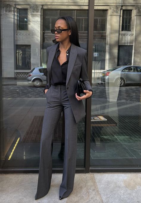 Corporate Attire Women, Job Interview Outfit, Classy Business Outfits, Cute Professional Outfits, Interview Outfits Women, Elegantes Outfit Frau, Business Professional Outfits, Lawyer Fashion, Look Office