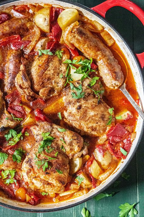 Basque Style Braised Chicken and Chorizo (Chicken Basquaise) - My Kitchen Little Basque Chicken, Chorizo Chicken, Basque Food, Chicken And Chorizo, Chorizo Recipes, Picky Kids, Country Recipes, Spain Food, Adobo Chicken