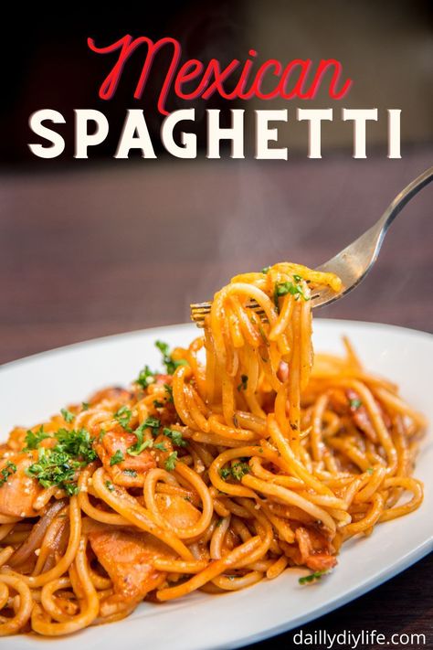 This is one of the most popular ways to eat pasta in Mexico: spaghetti with a simple tomato-based sauce and garnished with little cheese, perhaps some cream on top too! It's loved by adults as well as kids alike. Mexican Spaghetti Fideo Spanish Spaghetti Recipes, Spaghetti Mexicano, Easy Mexican Spaghetti, Mexican Speggetti, Spanish Spaghetti, Mexican Fideo, Mexican Pasta Recipes, International Meals, Round Pasta