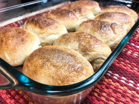 Apple Pie Biscuit Bombs-Easy 5 Ingredient Dessert – Catherine's Plates Recipe Using Canned Biscuits, Catherine's Plates, Apple Biscuits, 5 Ingredient Desserts, Apple Pie Desserts, Fruit Pie Filling, Pillsbury Recipes, Canned Biscuits, Apple Pie Filling