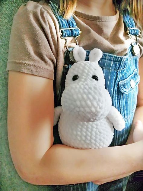 Moomins Crochet Hippo Moomintroll Crochet Moomin Plush Soft Toy Hippo Plushies Hippo Moominmama Moominpappa Сrochet toys patterns #crochettoyspatterns #crochet #crochettoy #crochettoys 1.674 Moomin Plush, Crochet Hippo, Diy Projects Gifts, Tove Jansson, Fun Crochet Projects, Plush Pattern, Sewing Gifts, Crochet Toys Patterns, Crochet Gifts