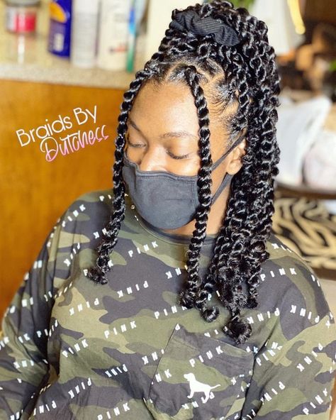 Passion Twists Parting, Passion Twist Bob, Paint Ideas 2023, Short Passion Twists, Aesthetic Hair Color, Twist Bob, Nails Paint, Short Hair Twist Styles, Black Hair Inspiration