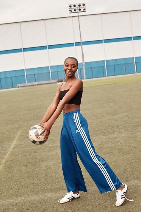 Wide Leg Adidas Pants Outfit, Adidas Wide Leg Pants Outfit, Wide Leg Track Pants Outfit, Adidas Trousers Outfit, Satin Wide Leg Pants Outfit, Adidas Track Pants Outfit Woman, Track Pants Outfit Aesthetic, Adidas Wide Leg Pants, Adidas Track Pants Outfit