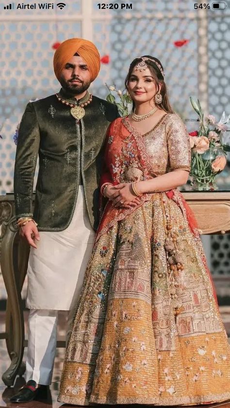 Bangle Ceremony Outfit, Sikh Wedding Dress Punjabi Bride, Punjabi Reception Outfit, Bangle Ceremony Outfit For Bride, Reception Dress Bride Indian, Bridal Suits Punjabi, Velvet Suit Design, Layer Dresses, Bride Reception Dresses