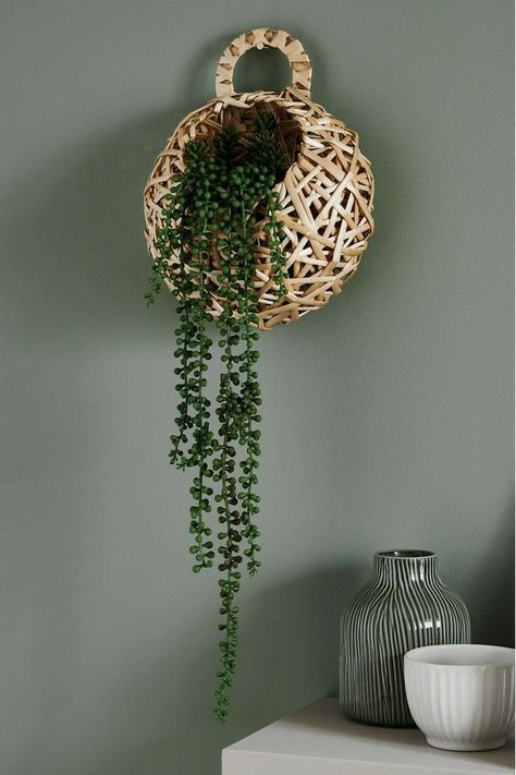 Garden Ideas Uk, Pagoda Garden, Basket Plant, Indoor Plant Wall, Fake Plants Decor, Hanging Plant Wall, Wall Basket, Trailing Plants, Wall Planter