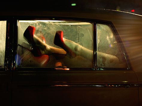 Inspiring Photography by Tyler Shields-24 – Fubiz™ Mathilda Lando, Tyler Shields, Neon Noir, Bonnie N Clyde, Neo Noir, Look At You, Red Shoes, The Window, Photography Inspiration