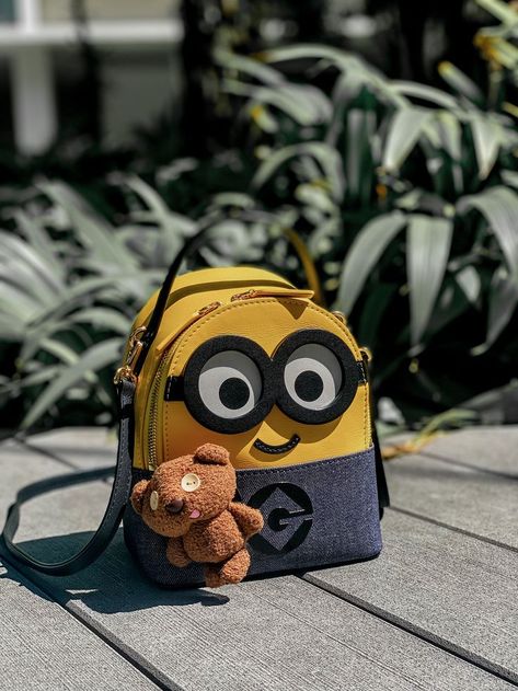 Minion Bag, Loungefly Purse, Disney Bags Backpacks, Minions Bob, Denim Bag Patterns, Minion Crochet, Cute Mini Backpacks, Stylish School Bags, Disney Princess Makeover