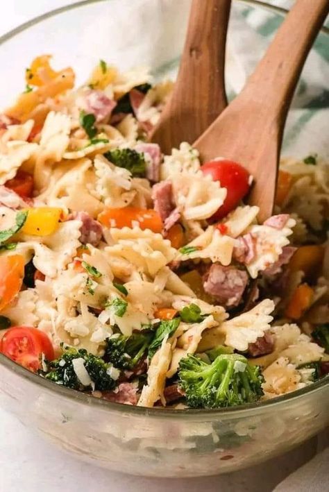 Gordon Ramsay Recipes 🍟🍜🍔🍕 | Italian Bowtie Pasta Salad | Facebook Italian Bowtie Pasta, Bow Tie Pasta Salad, Cold Veggie Pizza, Italian Dressing Pasta Salad, Bow Tie Pasta Recipe, Bowtie Pasta Salad, Bow Tie Pasta, Cookout Side Dishes, Chopped Salad Recipes