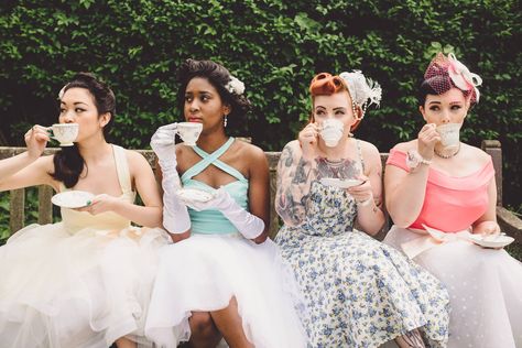 Tea Party Photoshoot, Victorian Theme Party, Rockabilly Bride, Tea Party Photography, Tea Party Attire, Retro Photoshoot, Dress Sites, Rockabilly Wedding, Fancy Dresses Party