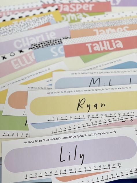 Classroom Desk Name Tags, Kindergarten Desk Name Tags, Desk Name Plates Classroom, Editable Desk Name Tags Free, 2nd Grade Desk Name Tags, Desk Plates, Student Desks, Desk Name Plates, Classroom Labels