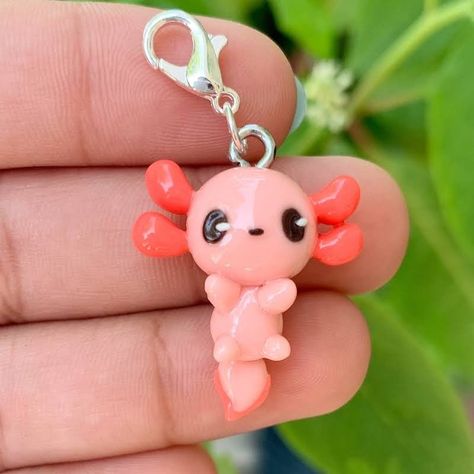 Kawaii Axolotl, Fimo Kawaii, Knitting Markers, Necklace Clay, Polymer Clay Kawaii, Jewelry Polymer Clay, Clay Things, Salamanders, Polymer Clay Figures