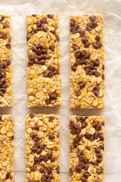 These protein granola bars are a thick, chewy, and satisfying snack made with just 4 ingredients! No refined sugar and no dairy needed, they pack in over 20 grams of protein per serving. Granola Protein Bar, Protein Granola Bar Recipe, Oatmeal Granola Bars, Premade Meals, High Protein Granola, Easy Homemade Snacks, Healthiest Protein Powder, Protein Granola Bars, 20 Grams Of Protein