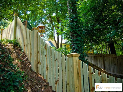 picket fence on hill - Google Search Fall Landscaping Front Yard, Yard Fencing, Garden Hardscape, Backyards Ideas, Wood Picket Fence, Sloped Yard, Fence Designs, Fencing Ideas, Living Fence