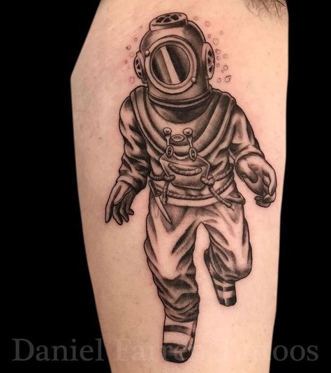 Fable Tattoo, Scuba Diver Tattoo, Diver Tattoo, Deep Sea Diver, Samurai Armor, Tattoos Gallery, Scuba Diver, Back Pieces, Old School Tattoo