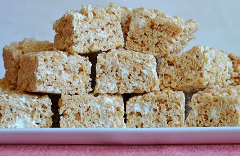 (TESTED & PERFECTED RECIPE) Made with brown butter, vanilla, salt, and the perfect amount of marshmallows, these are the BEST Rice Krispie Treats. Vanilla Salt, Memorial Day Desserts, Rice Crispie, Gluten Free Marshmallows, Dreamy Desserts, Once Upon A Chef, Rice Krispies Treats, Krispy Treats, Krispies Treats