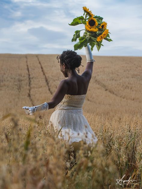 Southern Gothic Aesthetic Black People, Black Southern Belle Aesthetic, Vintage Southern Aesthetic, 1950s Black Women, Southern Belle Aesthetic, Southern Gothic Aesthetic, Belle Aesthetic, Black Southern Belle, Southern Aesthetic