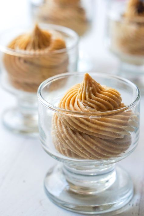 Keto Peanut Butter Cheesecake Mousse - 5 minute no bake dessert Keto Peanut Butter Cheesecake, Homemade Chili Powder, Low Carb Cheesecake Recipe, Keto Peanut Butter, Cheesecake Mousse, Low Carb Cheesecake, Baked Cheesecake Recipe, Keto Friendly Desserts, Peanut Butter Cheesecake