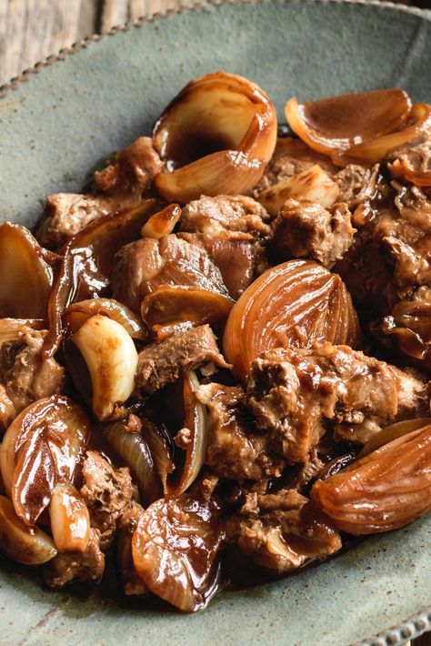 This Burmese pork curry recipe is the perfect example of how slow-cooking meat can transform its texture and flavour. Giving the meat a rinse in vinegar was thought to help clean it, but gives it a nice tang that balances with the richness of the fat. This is a simple, delicious recipe that uses basic home ingredients, and you can have it on the table in two hours. Casserole Recipes Healthy, Green Bean Casserole Recipes, Bean Casserole Recipes, Onion Curry, Healthy Green Bean Casserole, Recipes With Soy Sauce, Burmese Food, Pork Curry, Caramelised Onion