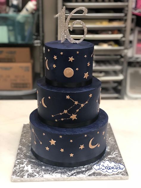 Astrology Cake Ideas, Star Bday Cake, Under The Stars Cake, 30 Cake Ideas, Star Sweet 16, Moon Birthday Cake, Cake Ideas For Birthday, 30 Cake, Star Cake