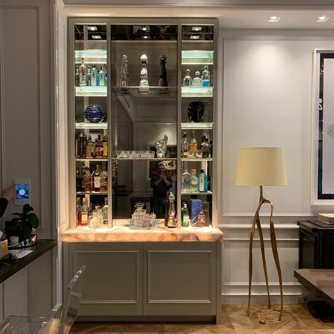 Cabinet Maker NYC on Instagram: “Bespoke DryBar built in we created for our client in SoHo featuring LED backlight and Onyx marble” Built In Liquor Cabinet, Tall Bar Cabinet, Led Living Room, Home Bar Cabinet, Drinks Bar, Onyx Marble, Bar Led, Led Backlight, Cabinet Makers