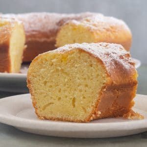 Egg Yolk Cake, Using Egg Yolks, Egg Yolk Recipes, Cake Recipes Uk, Lemon Bread, Lemon Cake Recipe, Easter Bread, Egg Yolks, Angel Food Cake