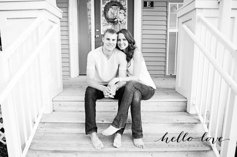 Home Photo Poses, Porch Photoshoot, New House Photo Shoot, New House Photo, Old Couple Photography, Front Porch Pictures, First Home Pictures, Porch Pictures, Home Announcement