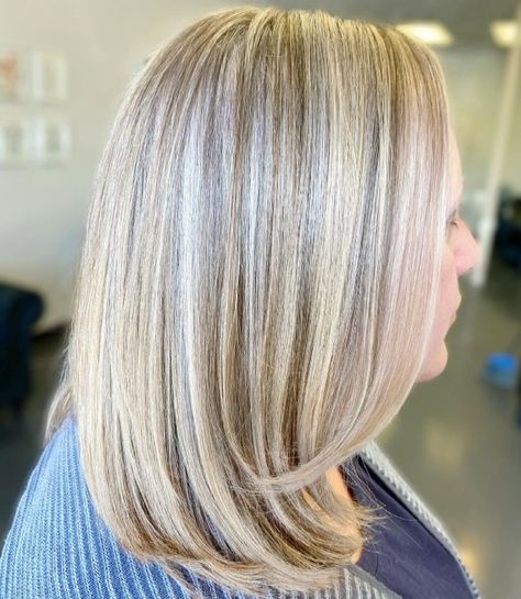 Over 40 and Overweight Medium Blonde Balayage Working Hairstyles, Champaign Blonde, Airy Hair, Attractive Hairstyles, Shag Hair, Over 40 Hairstyles, Shoulder Length Blonde, Dark Blonde Hair Color, Blonde Balayage Highlights