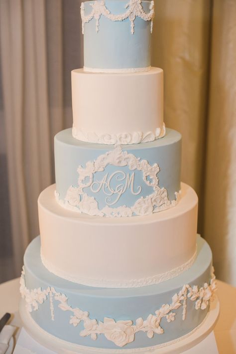 Blue And White Wedding Cake, Blue Wedding Cakes, Wedding Cake Slice, Baby Blue Quinceanera, Snow White Wedding, Pale Blue Wedding, Blue Sweet 16, Sky Blue Weddings, Quince Cake