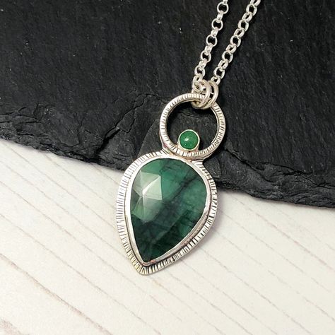 Emerald rose cut cabochon and sterling silver pendant by Yvonne Antoinette Jewellery Oval Cabochon Pendant, Silversmithing Tutorials, Bails For Jewelry, Art Jewelry Necklace, Pendant Ideas, Jewellery Necklaces, Soldering Jewelry, Jewellery Sketches, Jewelry Workshop