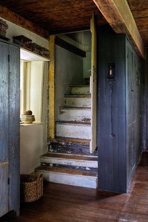 Cottage Staircase, Cottage Stairs, Commune Design, Rustic Staircase, Rustic Stairs, Old Stone Houses, Dutch House, Painted Stairs, Cottage Interior