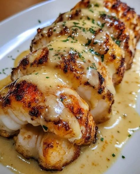 Garlic Butter Lobster, Butter Lobster, Creamy Garlic Chicken Recipes, Seafood Dish Recipes, Lobster Dishes, Lobster Recipes Tail, Seafood Menu, Creamy Garlic Chicken, Garlic Chicken Recipes